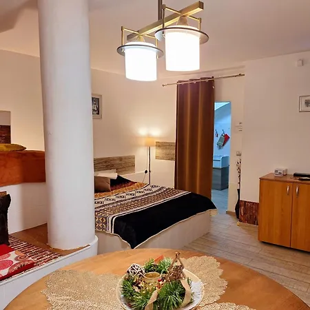 Piata Sfatului Pietonal Μπρασόβ